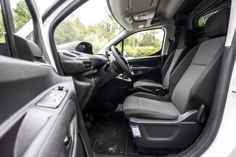 Vehicle Image 21