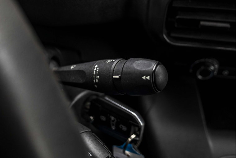 Vehicle Image 28