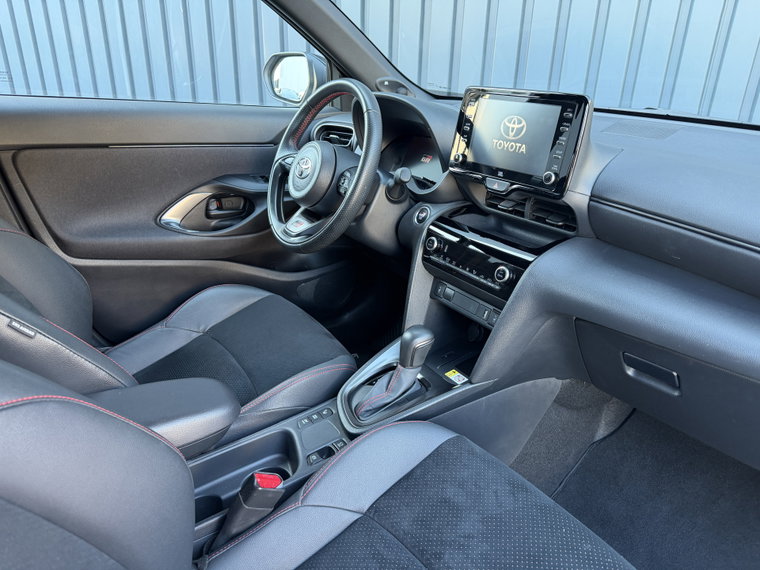 Vehicle Image 16