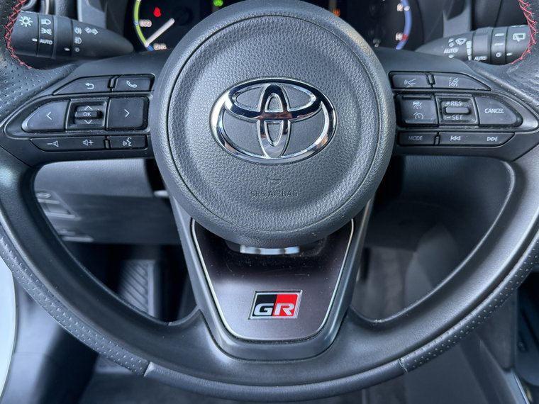 Vehicle Image 25