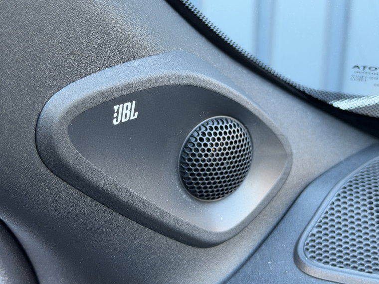 Vehicle Image 35
