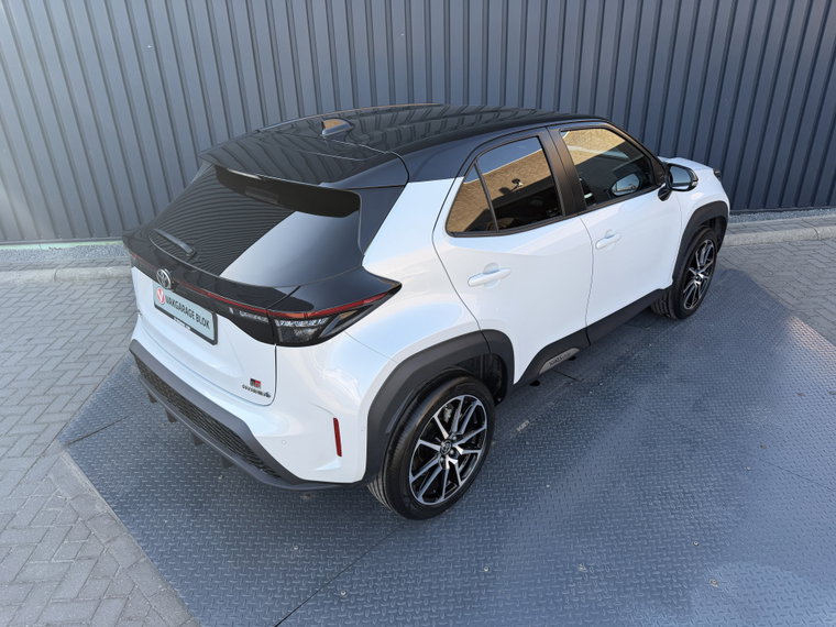Vehicle Image 10