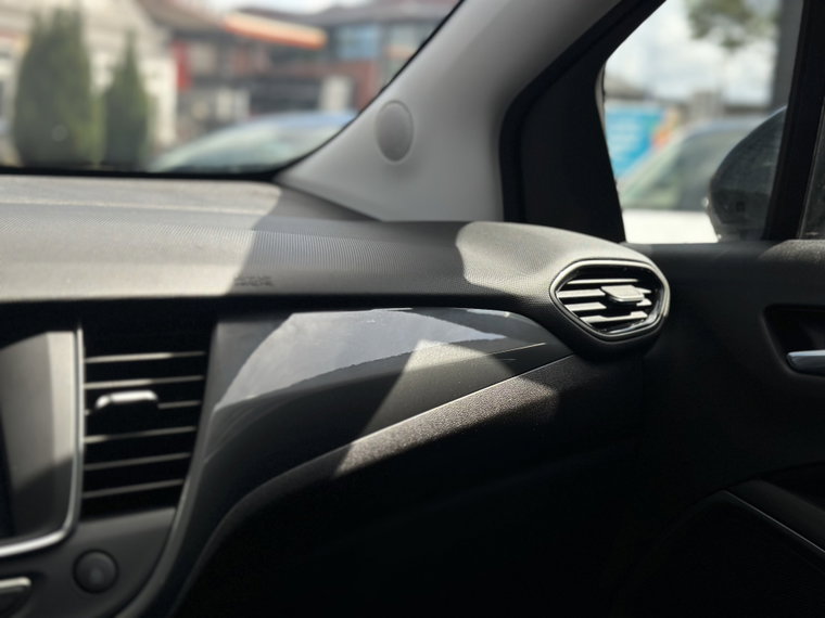 Vehicle Image 32