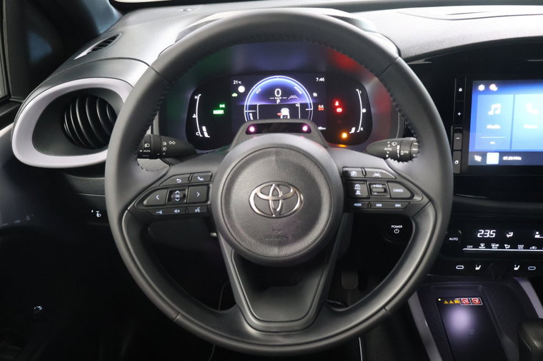 Vehicle Image 15