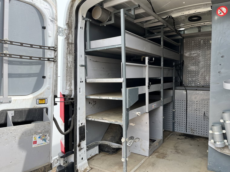 Vehicle Image 13