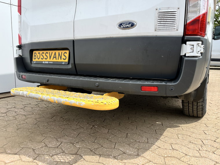 Vehicle Image 17