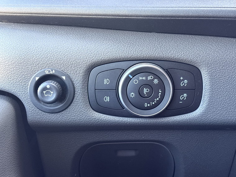 Vehicle Image 27
