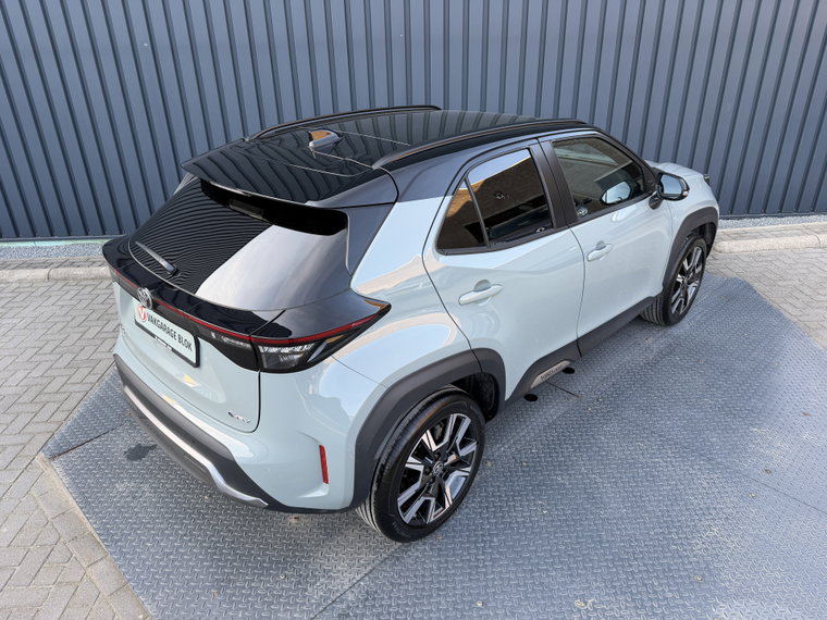 Vehicle Image 10