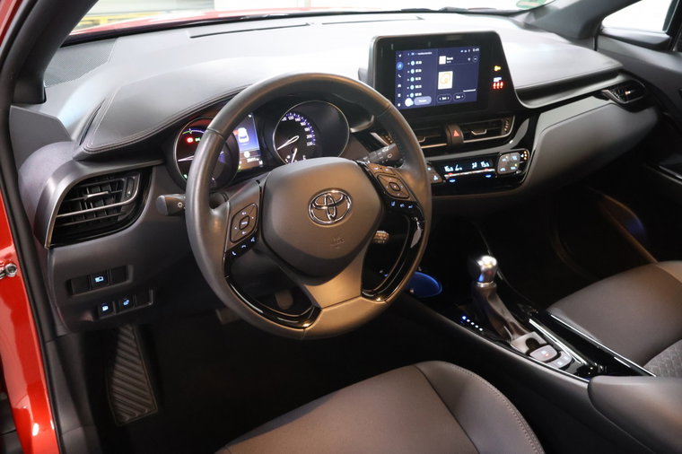 Vehicle Image 8