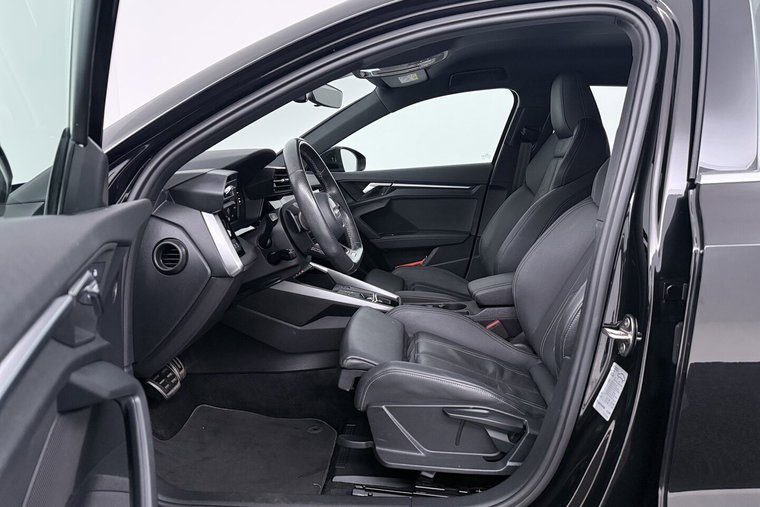 Vehicle Image 21