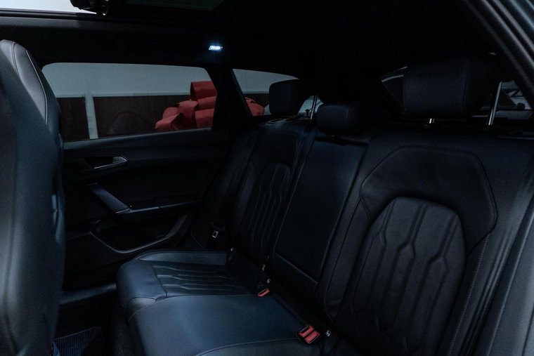 Vehicle Image 22