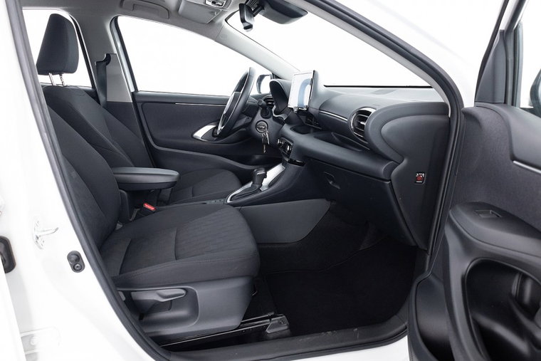 Vehicle Image 6