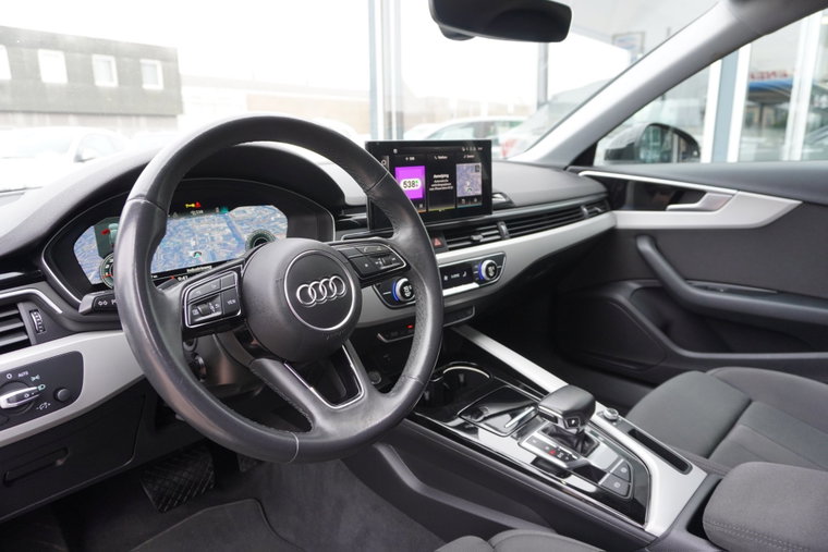Vehicle Image 12