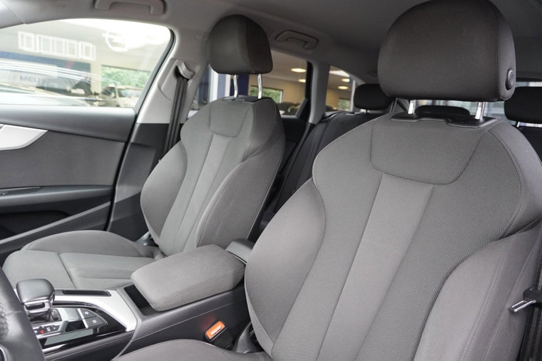 Vehicle Image 13