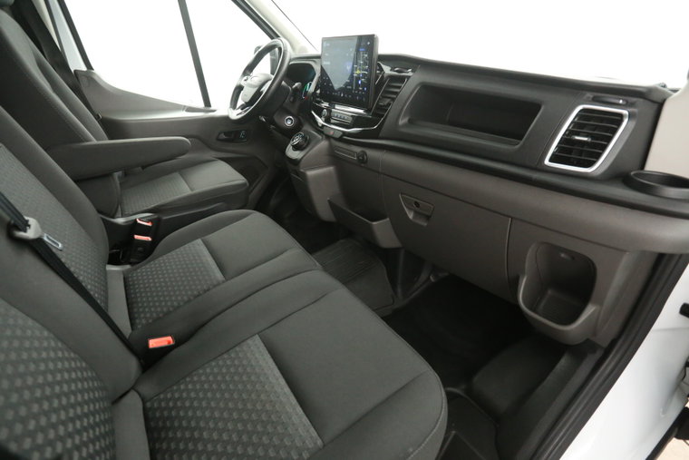 Vehicle Image 25