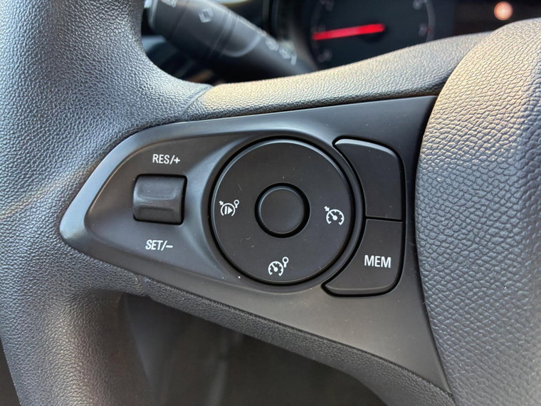 Vehicle Image 29
