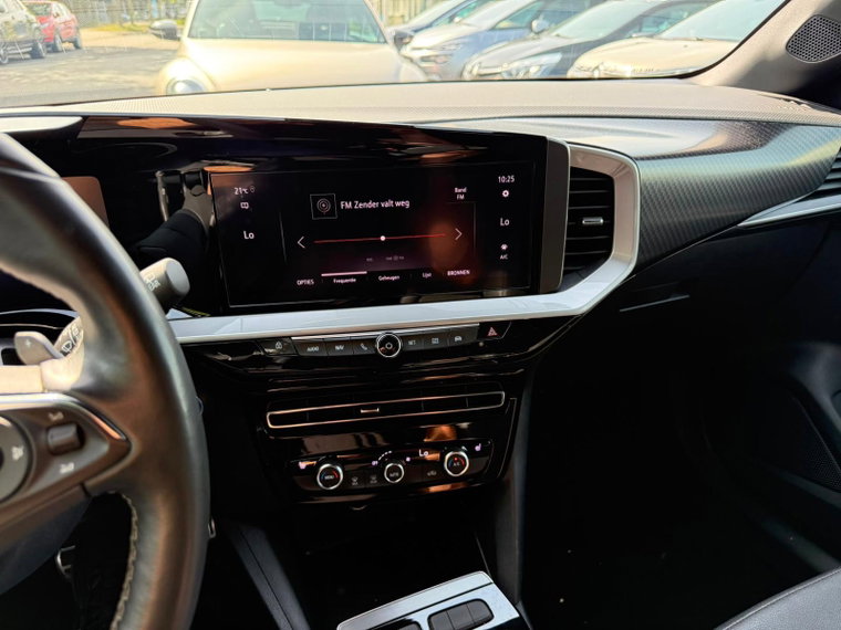 Vehicle Image 16