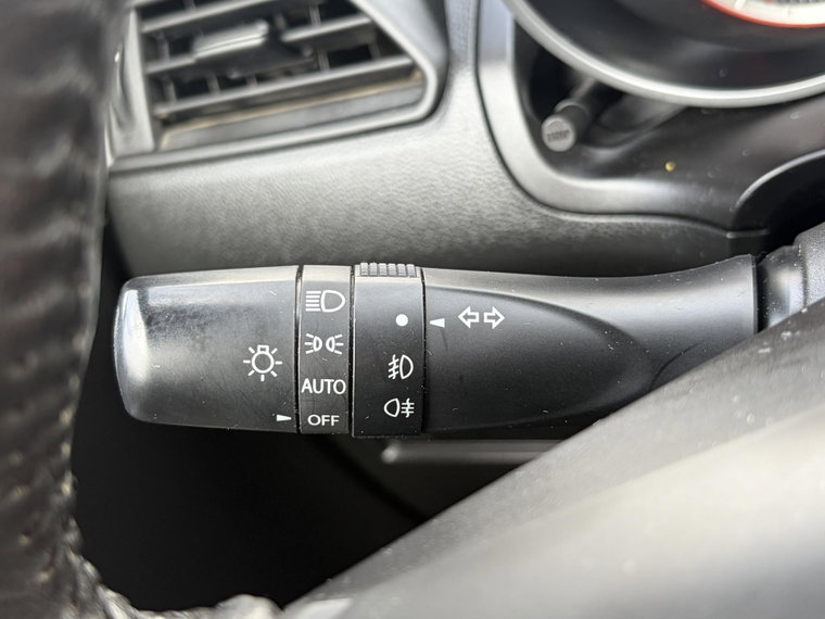Vehicle Image 25