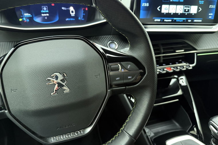 Vehicle Image 21
