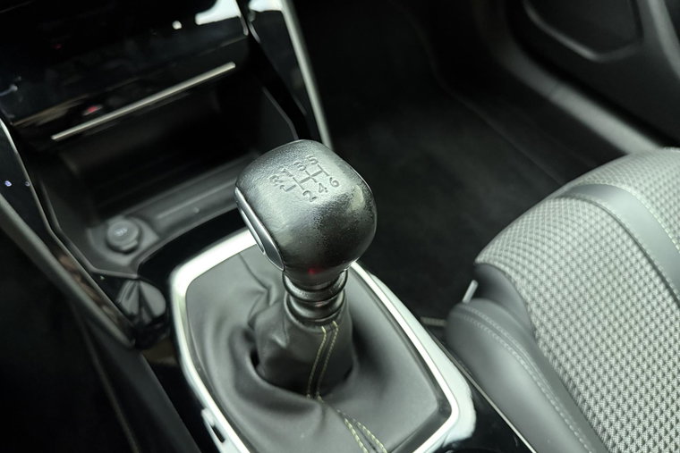 Vehicle Image 24