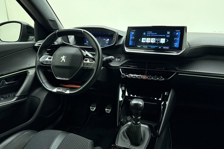 Vehicle Image 32