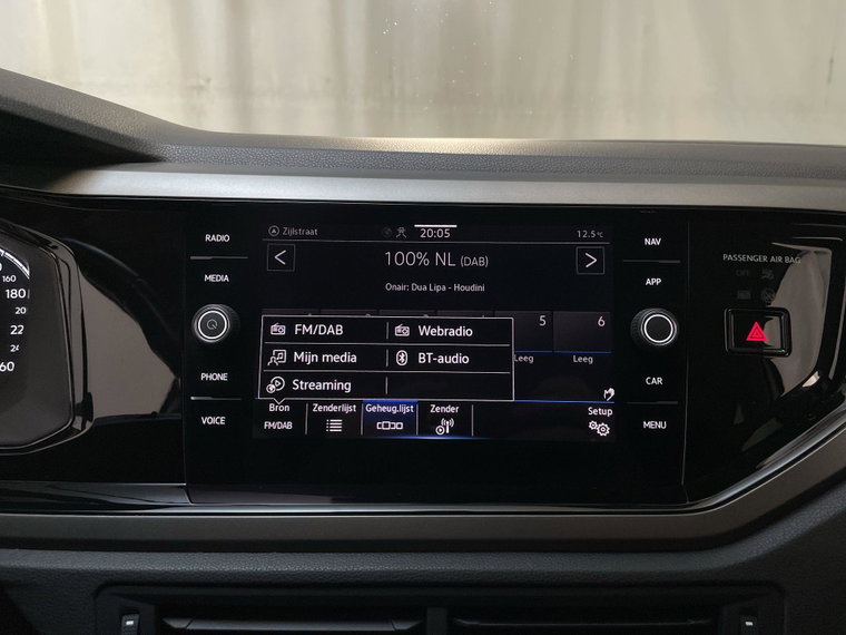 Vehicle Image 21