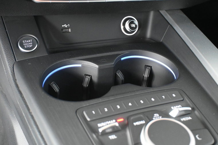 Vehicle Image 25