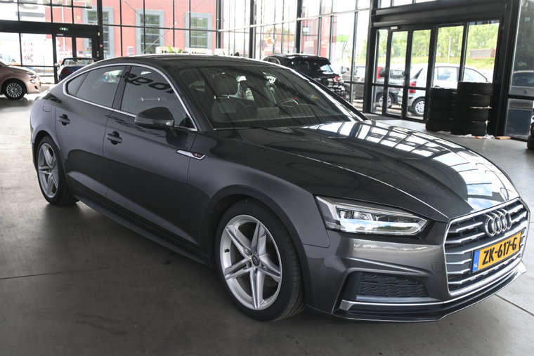 Vehicle Image 11