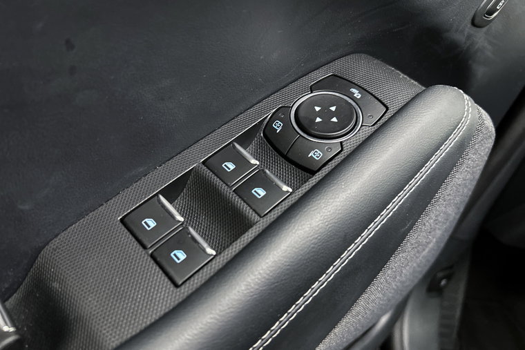 Vehicle Image 23