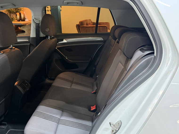 Vehicle Image 26