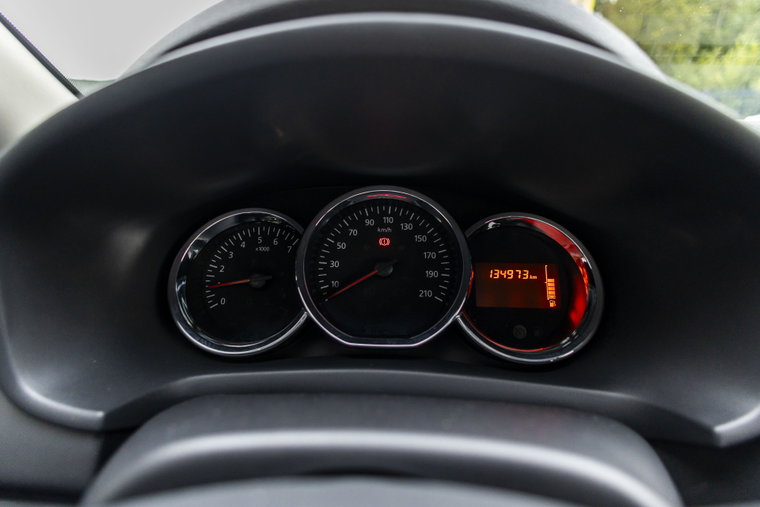 Vehicle Image 25