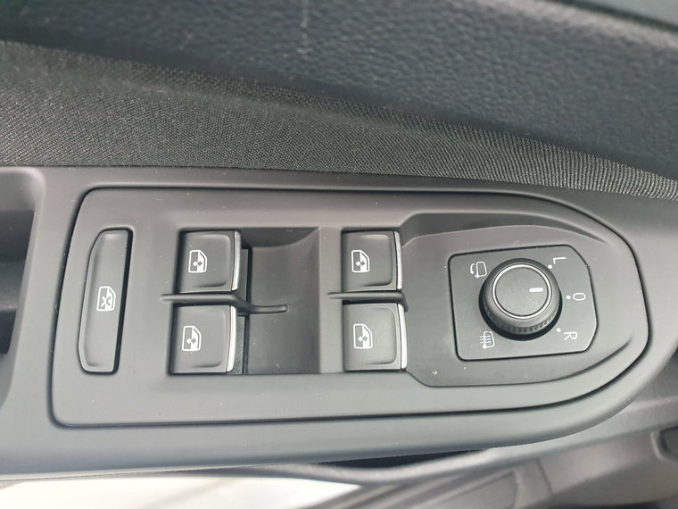 Vehicle Image 43