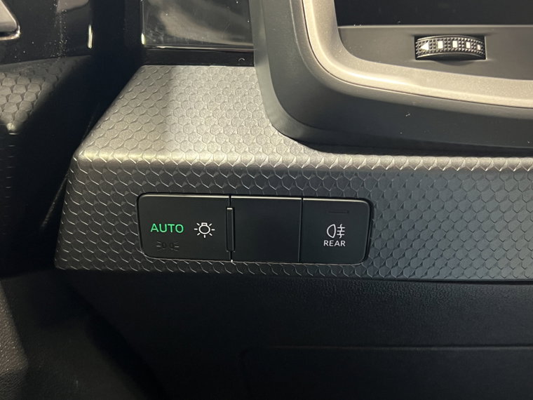 Vehicle Image 26