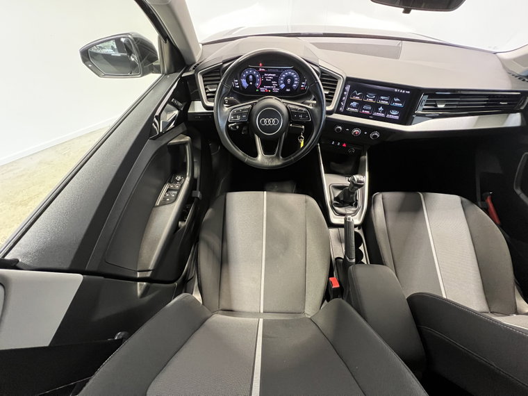 Vehicle Image 32