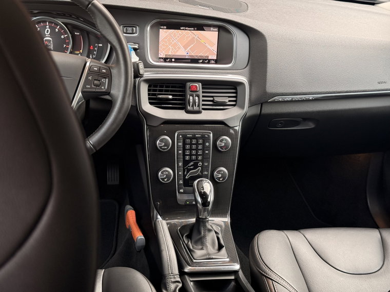 Vehicle Image 32