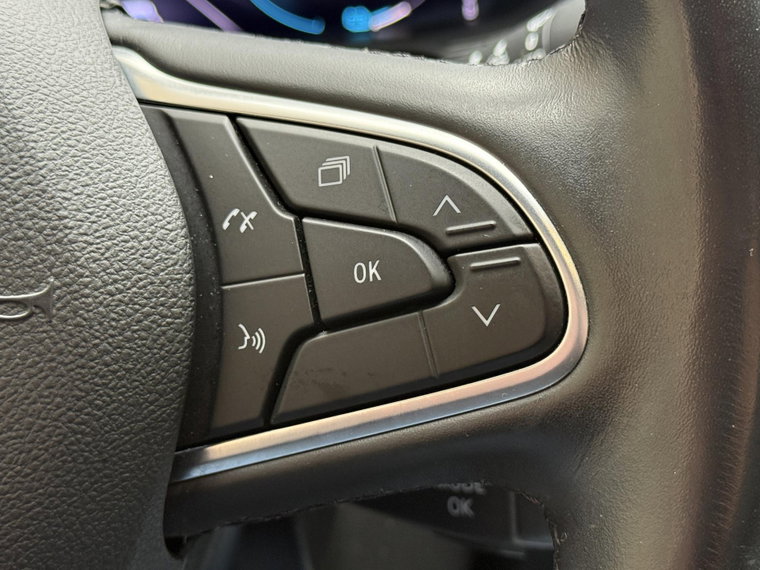 Vehicle Image 28