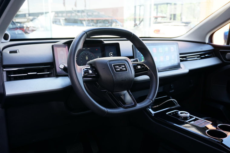 Vehicle Image 14