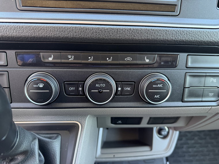 Vehicle Image 26