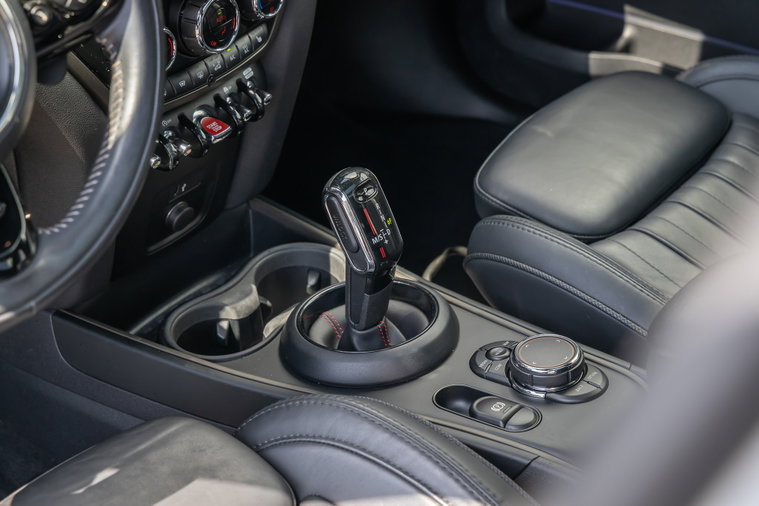 Vehicle Image 23