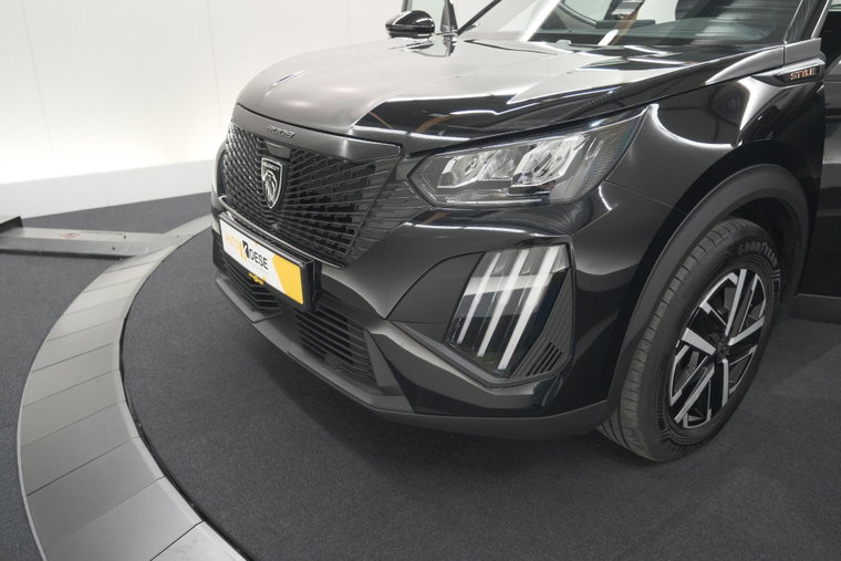 Vehicle Image 14