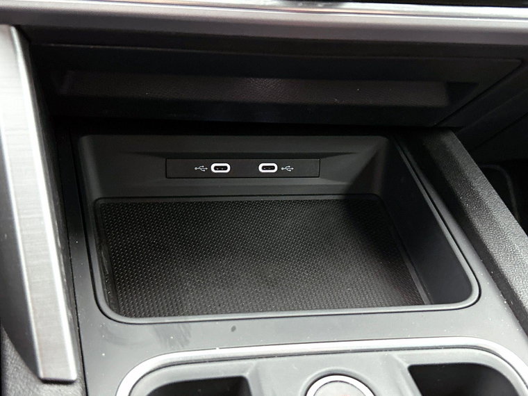 Vehicle Image 26