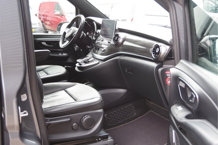 Vehicle Image 30
