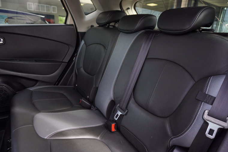 Vehicle Image 14