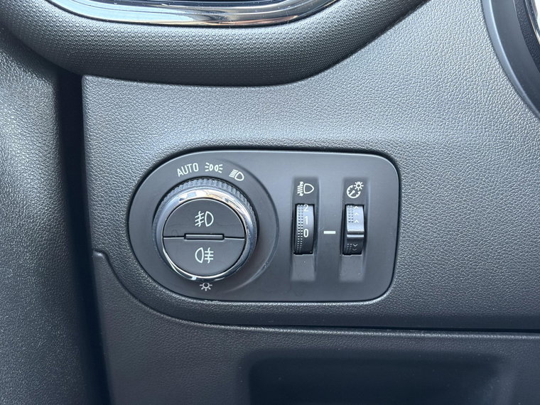 Vehicle Image 26
