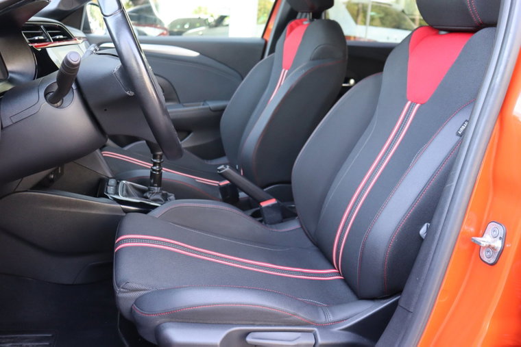 Vehicle Image 16