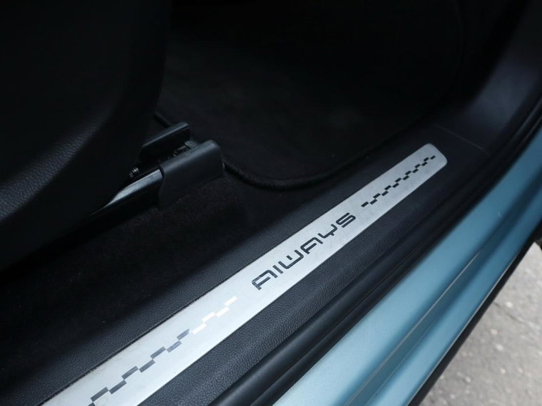 Vehicle Image 33