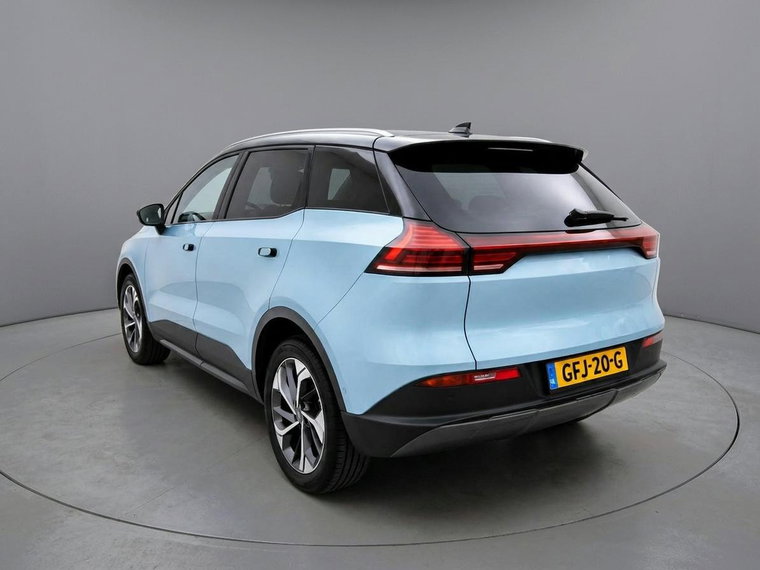 Vehicle Image 6