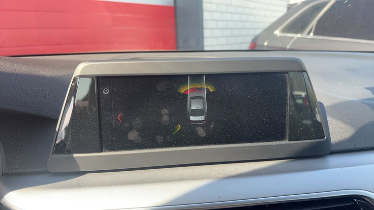Vehicle Image 8