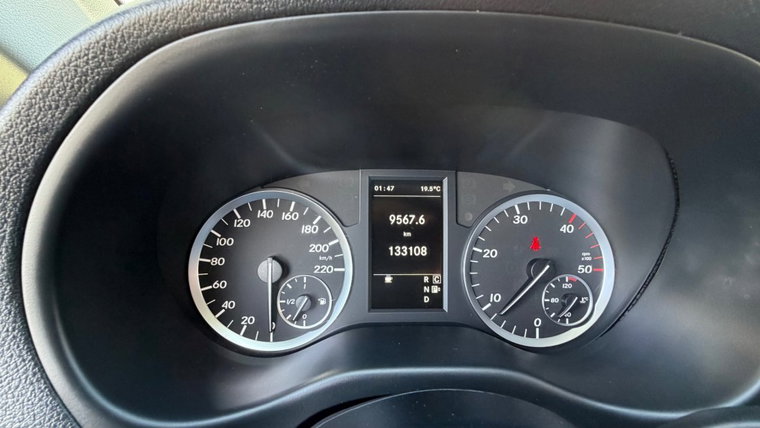 Vehicle Image 25