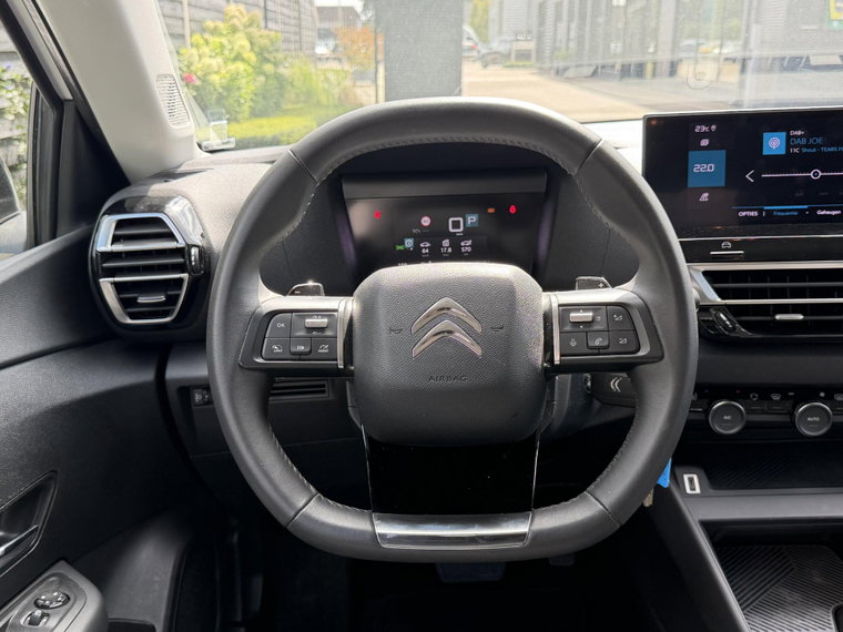 Vehicle Image 17